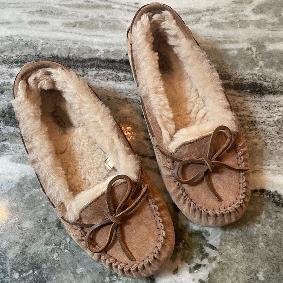 UGG Shoes - UGG Moccasin Slippers Size 6